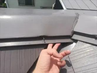棟板金の浮きと釘の浮き